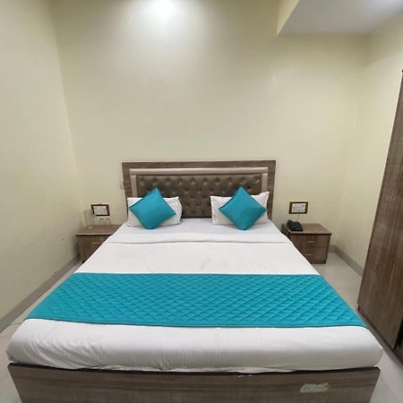 Hotel Apsara- Near J J Hospital Мумбай Екстериор снимка