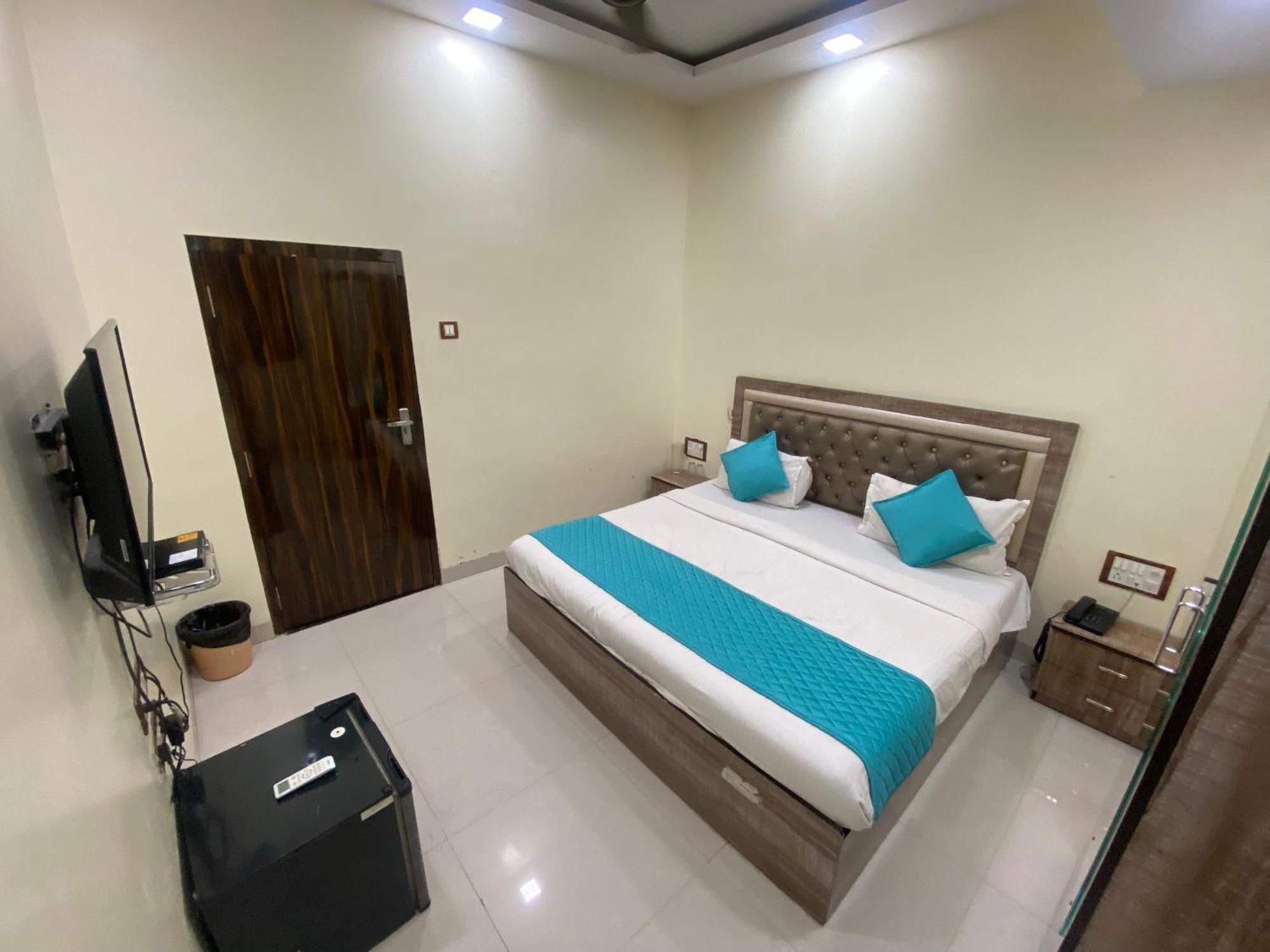 Hotel Apsara- Near J J Hospital Мумбай Екстериор снимка