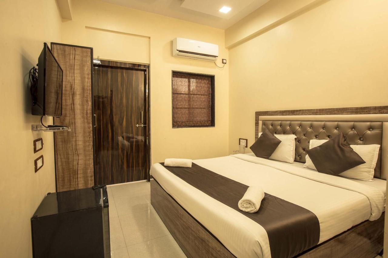 Hotel Apsara- Near J J Hospital Мумбай Екстериор снимка