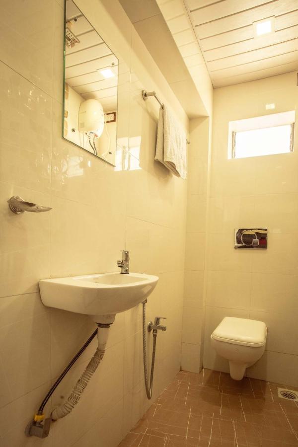 Hotel Apsara- Near J J Hospital Мумбай Екстериор снимка