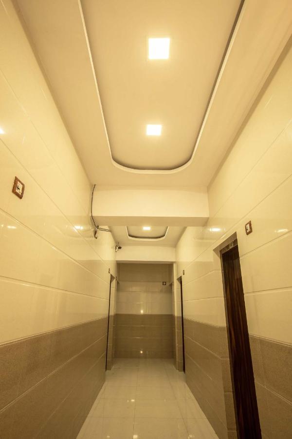 Hotel Apsara- Near J J Hospital Мумбай Екстериор снимка