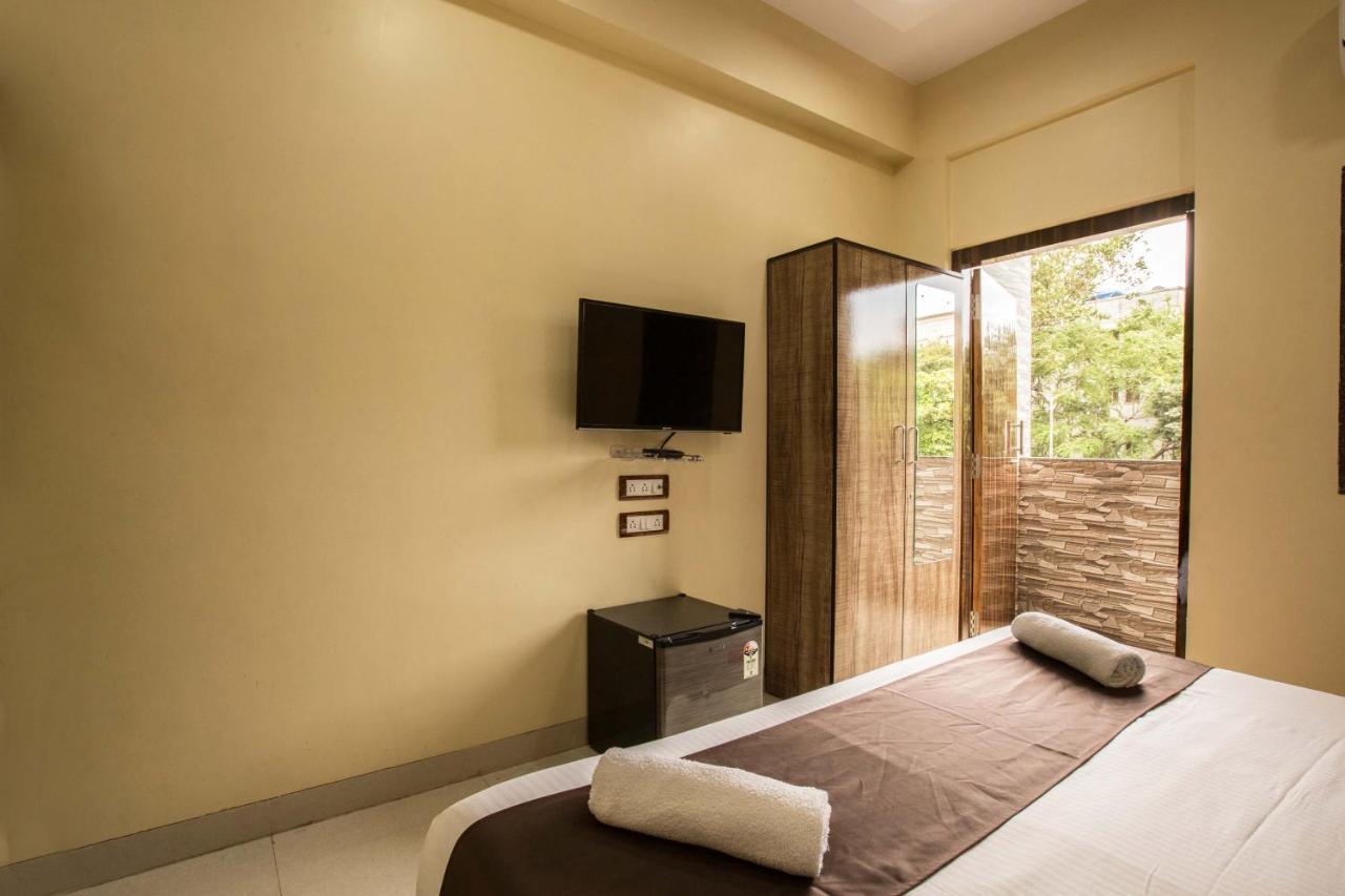 Hotel Apsara- Near J J Hospital Мумбай Екстериор снимка