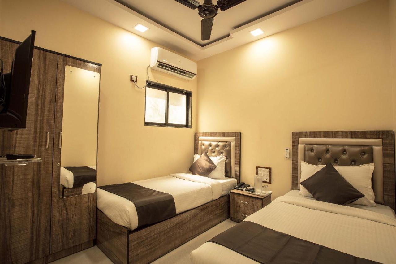 Hotel Apsara- Near J J Hospital Мумбай Екстериор снимка